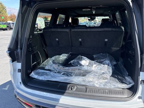 New 2026 Jeep Grand Wagoneer 4WD image 14