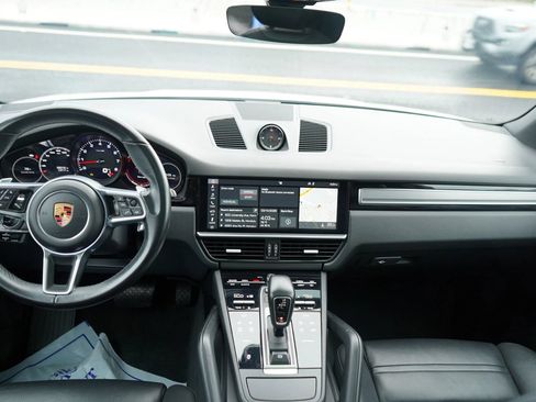 Used 2019 Porsche Cayenne AWD/4WD image 15