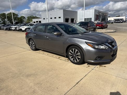 Used 2016 Nissan Altima 2.5 SL w/ 2.5 Technology w/LED Package image 9