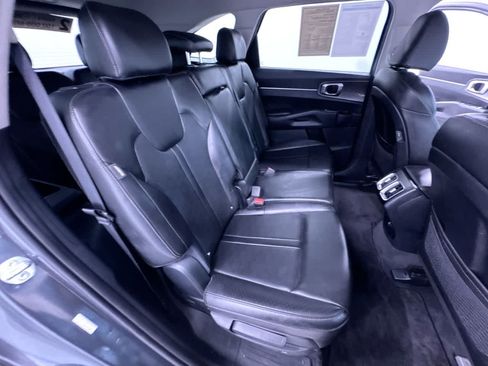 Used 2024 Kia Sorento S FWD image 39