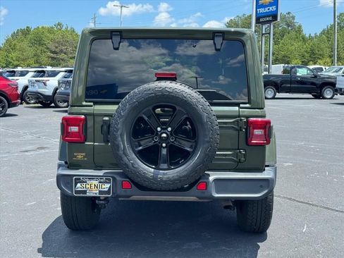 Used 2021 Jeep Wrangler Unlimited Sahara AWD/4WD image 4