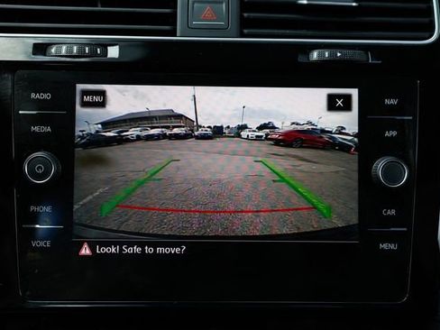 Used 2018 Volkswagen Golf R 4-Door image 37