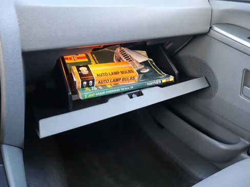 Used 2006 Jeep Grand Cherokee Laredo image 35