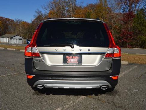 Used 2016 Volvo XC70 T5 Premier w/ Proximity Package FWD image 7