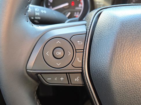 Used 2024 Toyota Camry SE image 32