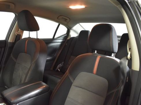 Certified 2021 Nissan Sentra SR FWD image 9
