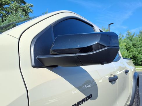 Used 2024 Chevrolet Colorado Trail Boss w/ Technology Package AWD/4WD image 28