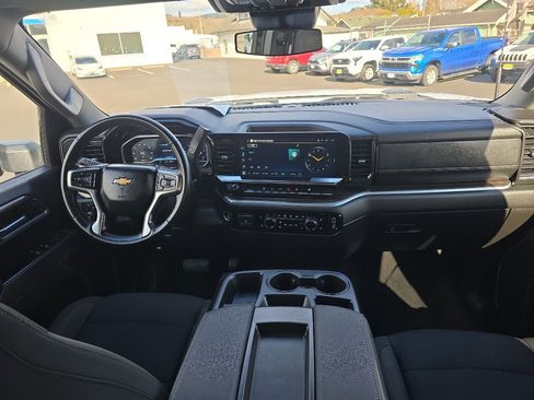 Certified 2025 Chevrolet Silverado 2500 LT w/ Convenience Package image 19