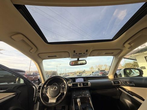 Used 2016 Lexus IS 300 AWD image 21