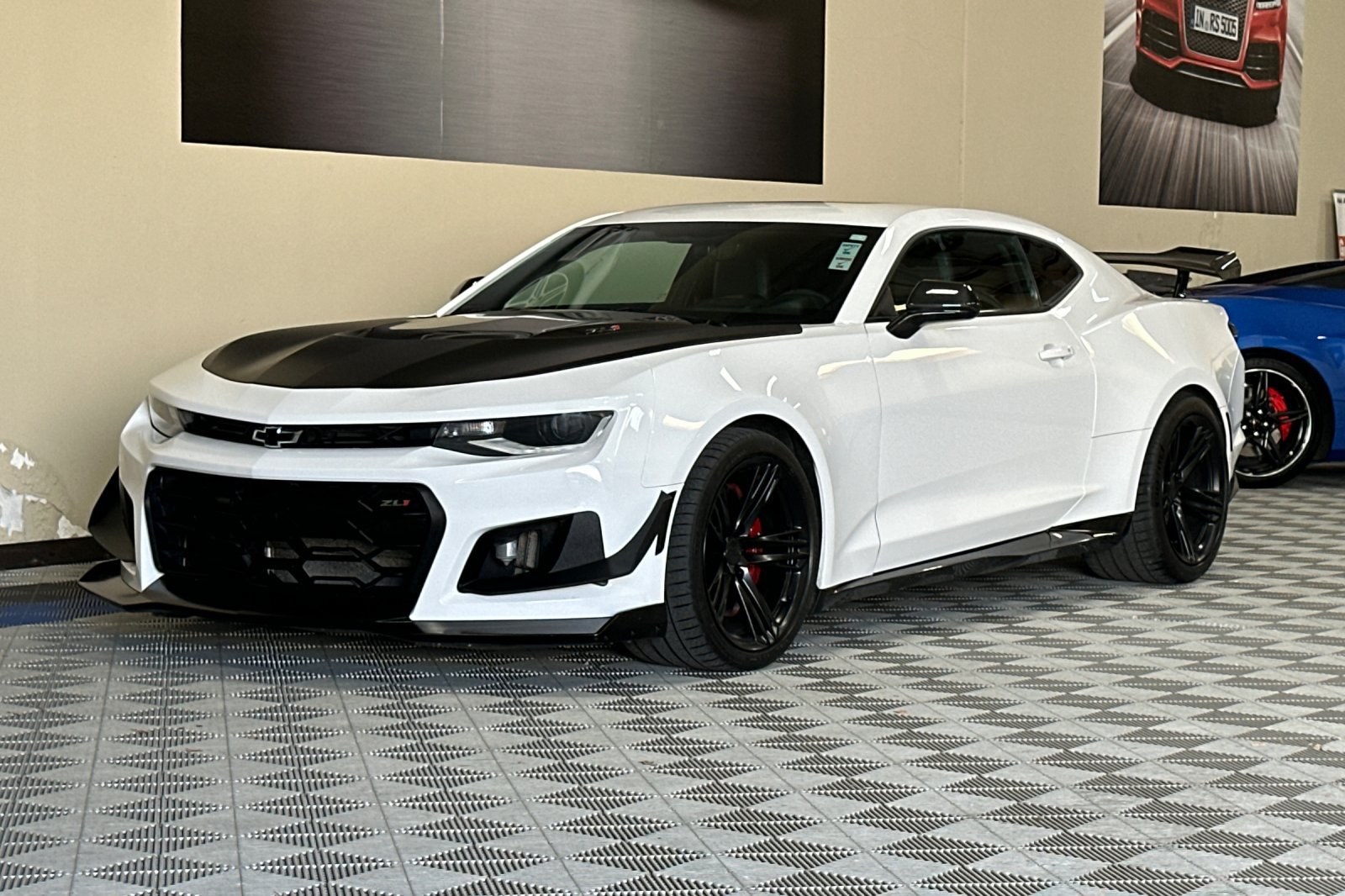 Used 2021 Chevrolet Camaro ZL1 RWD image 8