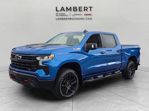 Used 2022 Chevrolet Silverado 1500 LT Trail Boss w/ LT Trail Boss Premium Package AWD/4WD image 1