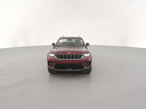 New 2025 Jeep Grand Cherokee Laredo image 2