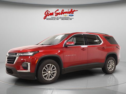 Used 2023 Chevrolet Traverse LT FWD image 3