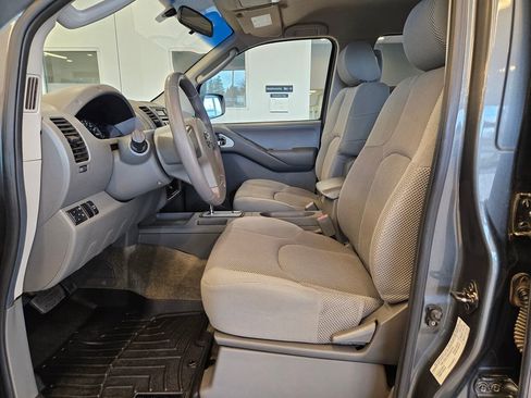 Used 2005 Nissan Frontier SE image 15