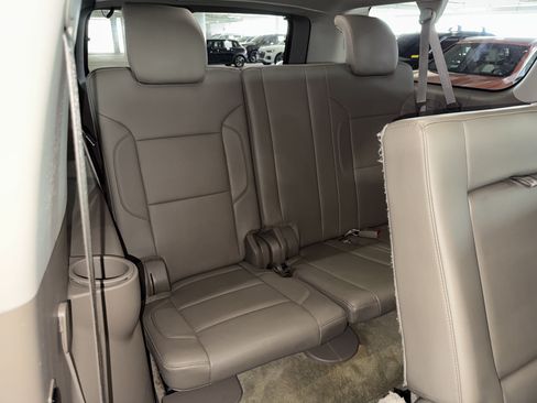 Used 2015 GMC Yukon XL SLT AWD/4WD image 14