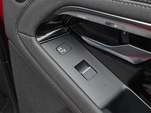 Used 2020 Land Rover Range Rover Evoque SE image 17