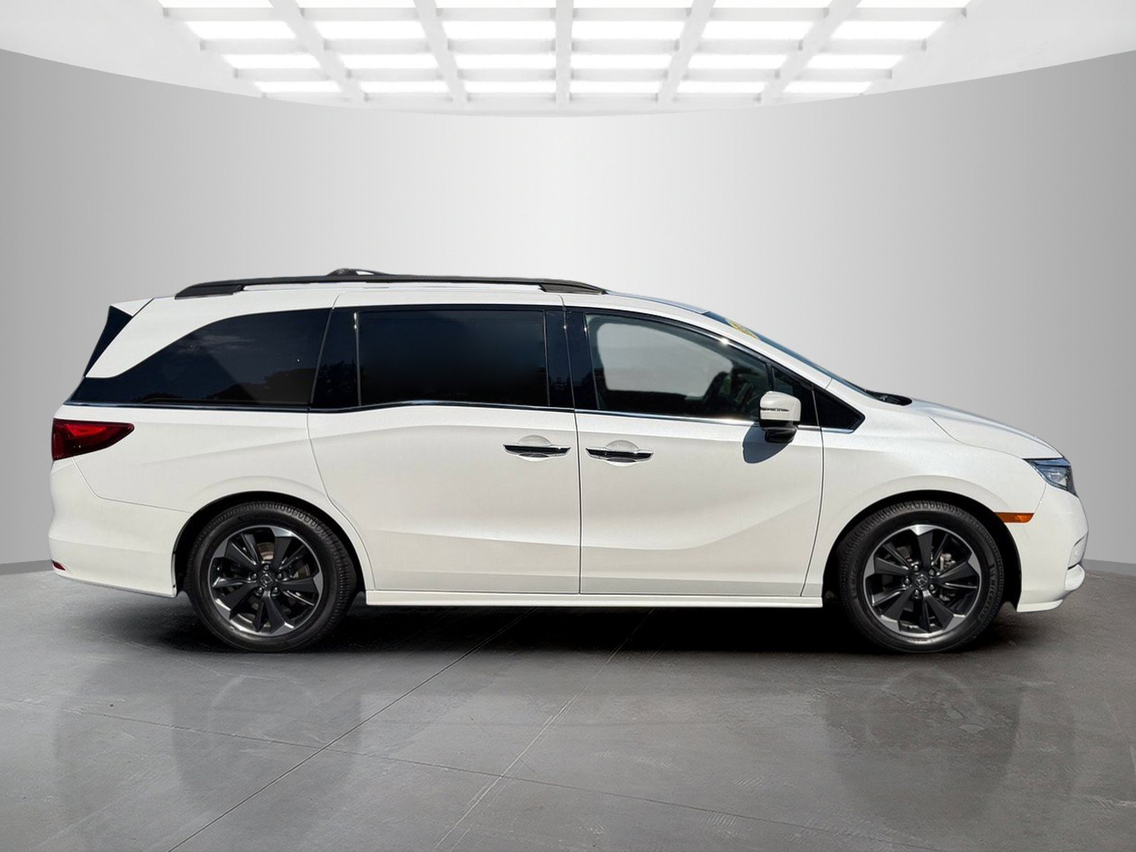 Used 2022 Honda Odyssey Elite image 6
