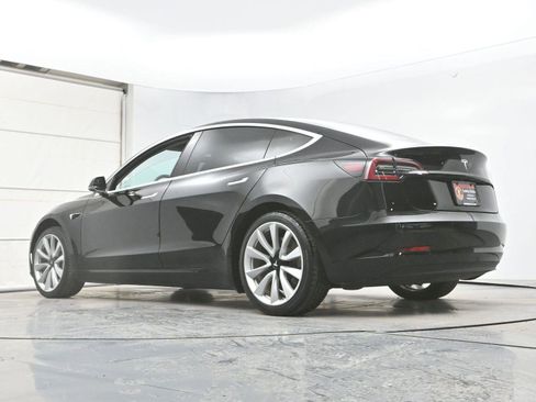 Used 2019 Tesla Model 3 Mid Range image 29
