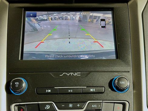 Used 2020 Ford Fusion SE image 15