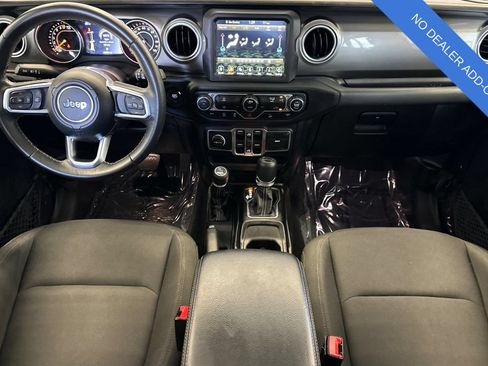 Used 2018 Jeep Wrangler Unlimited Sahara AWD/4WD image 14