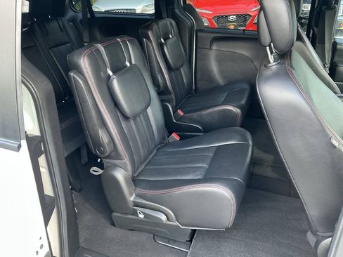 Used 2018 Dodge Grand Caravan GT FWD image 25