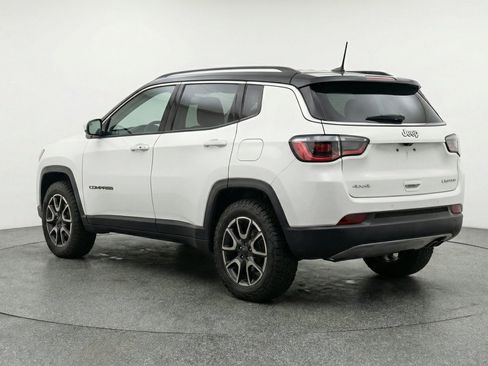 Used 2025 Jeep Compass Trailhawk AWD/4WD image 6
