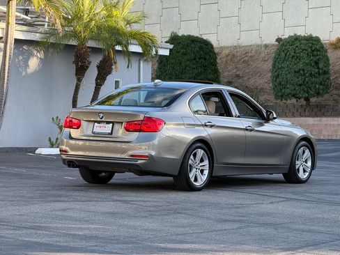 Used 2018 BMW 330i Sedan w/ Convenience Package RWD image 5