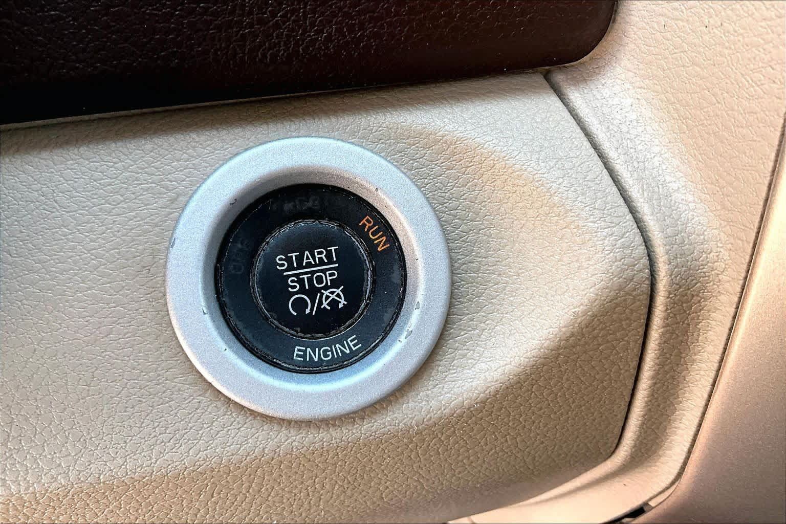 Used 2014 RAM 1500 Laramie w/ Convenience Group AWD/4WD image 32