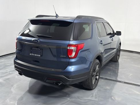 Used 2018 Ford Explorer XLT w/ Equipment Group 202A AWD/4WD image 5