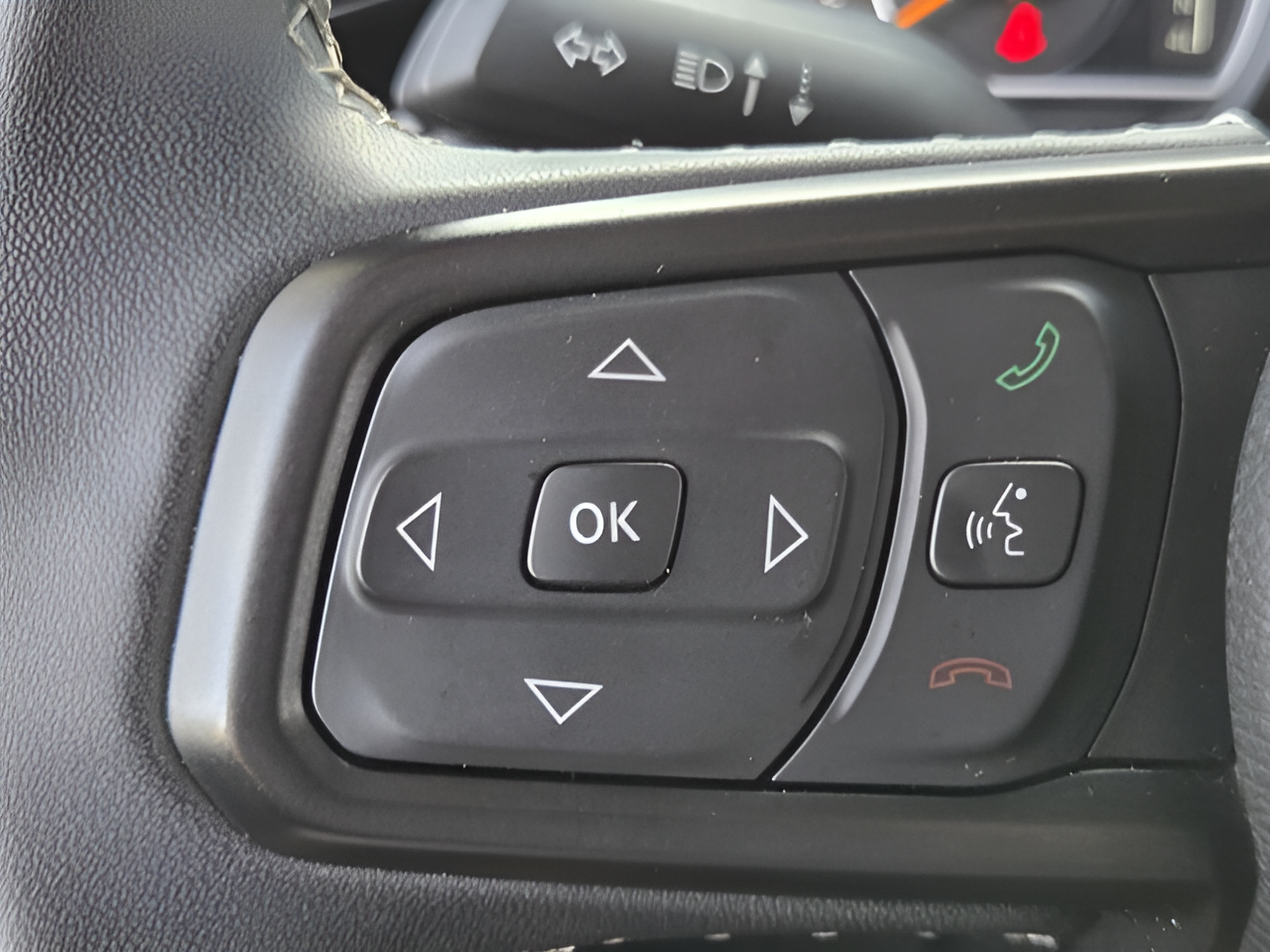 Used 2025 Jeep Wrangler Unlimited Rubicon AWD/4WD image 26