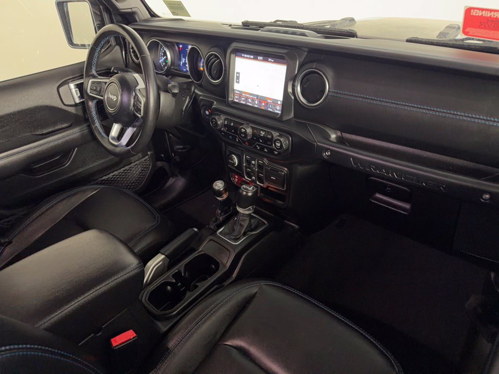 Used 2022 Jeep Wrangler Unlimited Rubicon 4xe w/ Cold Weather Group AWD/4WD image 15
