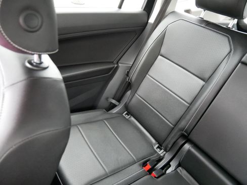 Used 2021 Volkswagen Tiguan SE AWD/4WD image 12