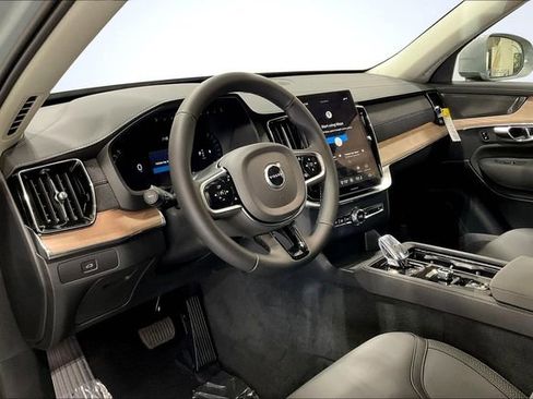 New 2026 Volvo XC90 B6 Plus w/ Protection Package Premier image 8