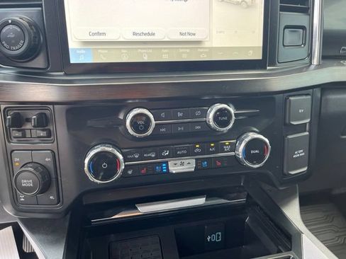 Used 2023 Ford F250 Lariat w/ Lariat Ultimate Package AWD/4WD image 16