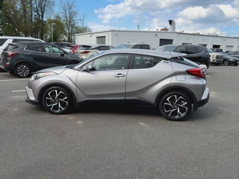 Used 2018 Toyota C-HR XLE FWD image 5