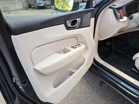 New 2026 Volvo XC60 B5 Ultra w/ Protection Package Premier image 18