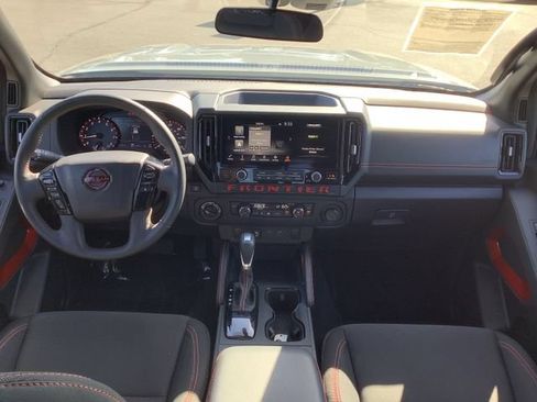 Used 2025 Nissan Frontier PRO-4X AWD/4WD image 6