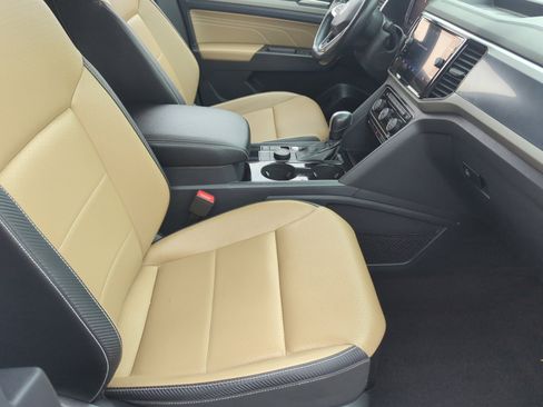 Used 2022 Volkswagen Atlas Cross Sport SEL R-Line image 18