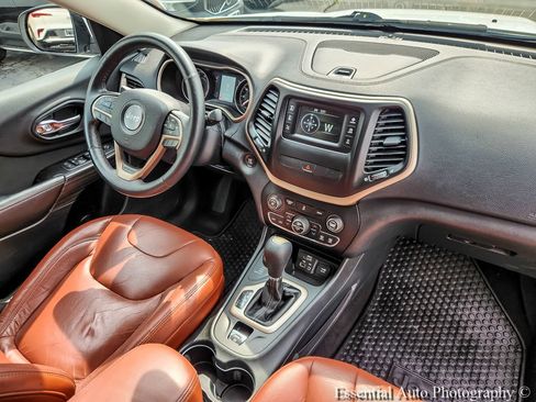 Used 2014 Jeep Cherokee Latitude w/ Comfort/Convenience Group AWD/4WD image 23