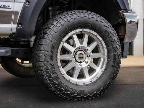 Used 2018 Ford F250 XLT w/ FX4 Off-Road Package AWD/4WD image 44