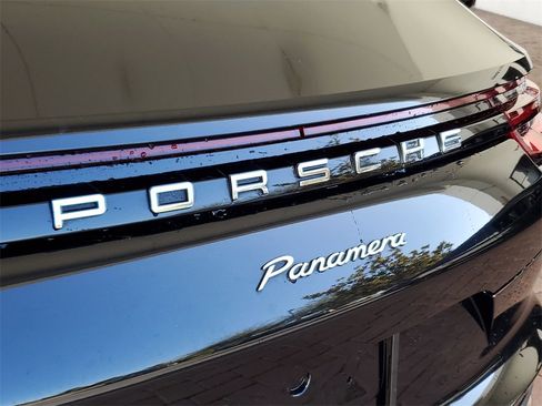 Used 2018 Porsche Panamera 4 image 7
