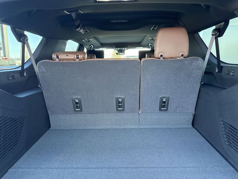 New 2026 Chevrolet Suburban High Country AWD/4WD image 11