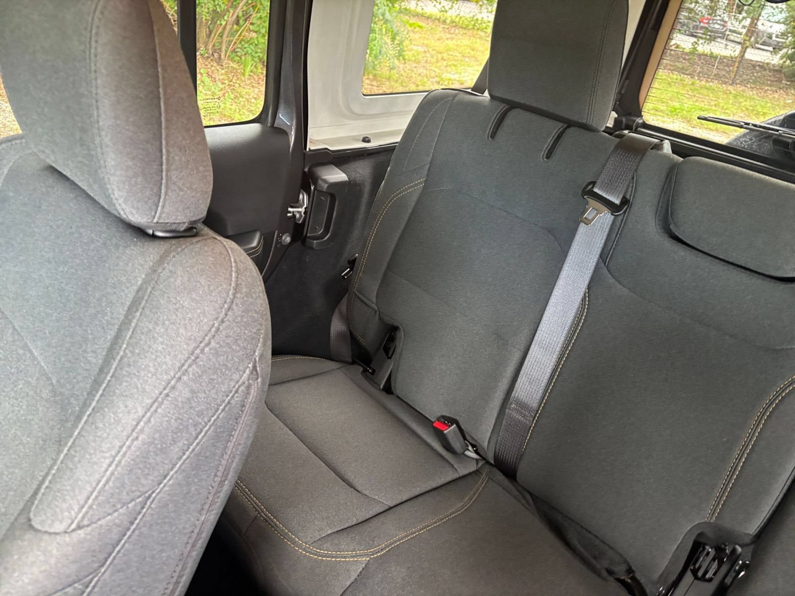 Used 2025 Jeep Wrangler Unlimited Sahara AWD/4WD image 36