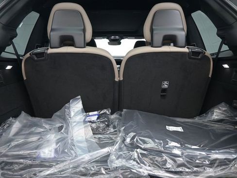 New 2026 Volvo XC90 B6 Ultra w/ Lounge Package image 32