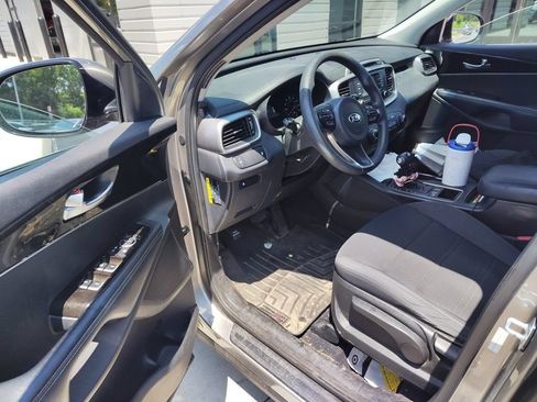 Used 2017 Kia Sorento LX FWD image 13