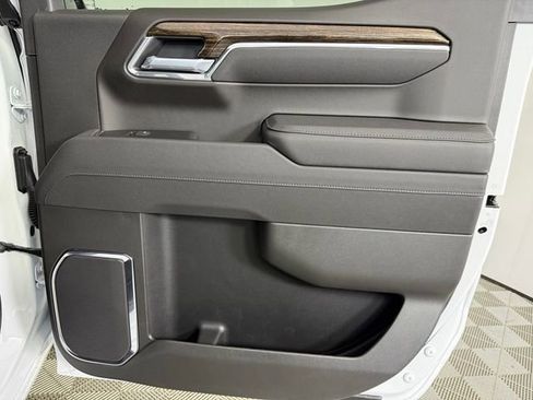 Used 2025 GMC Sierra 1500 Elevation w/ Preferred Package image 30