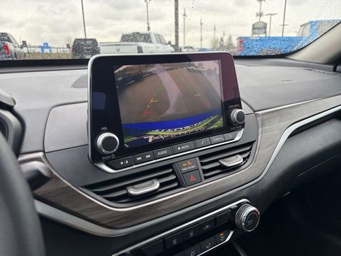 Used 2025 Nissan Altima 2.5 SV image 20