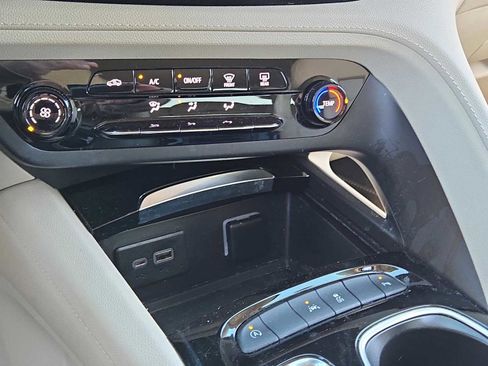 Used 2021 Buick Envision Preferred image 29