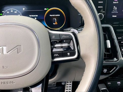 Used 2023 Kia Sorento SX Prestige image 26