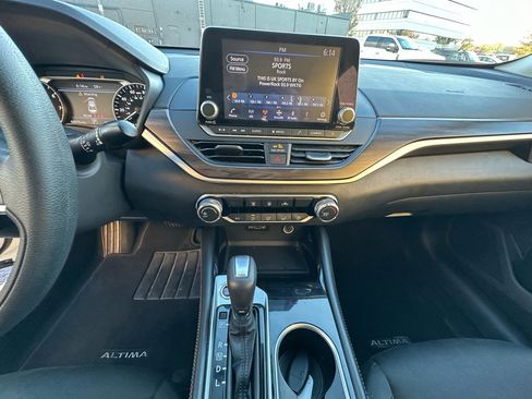 Used 2023 Nissan Altima 2.5 SV image 17